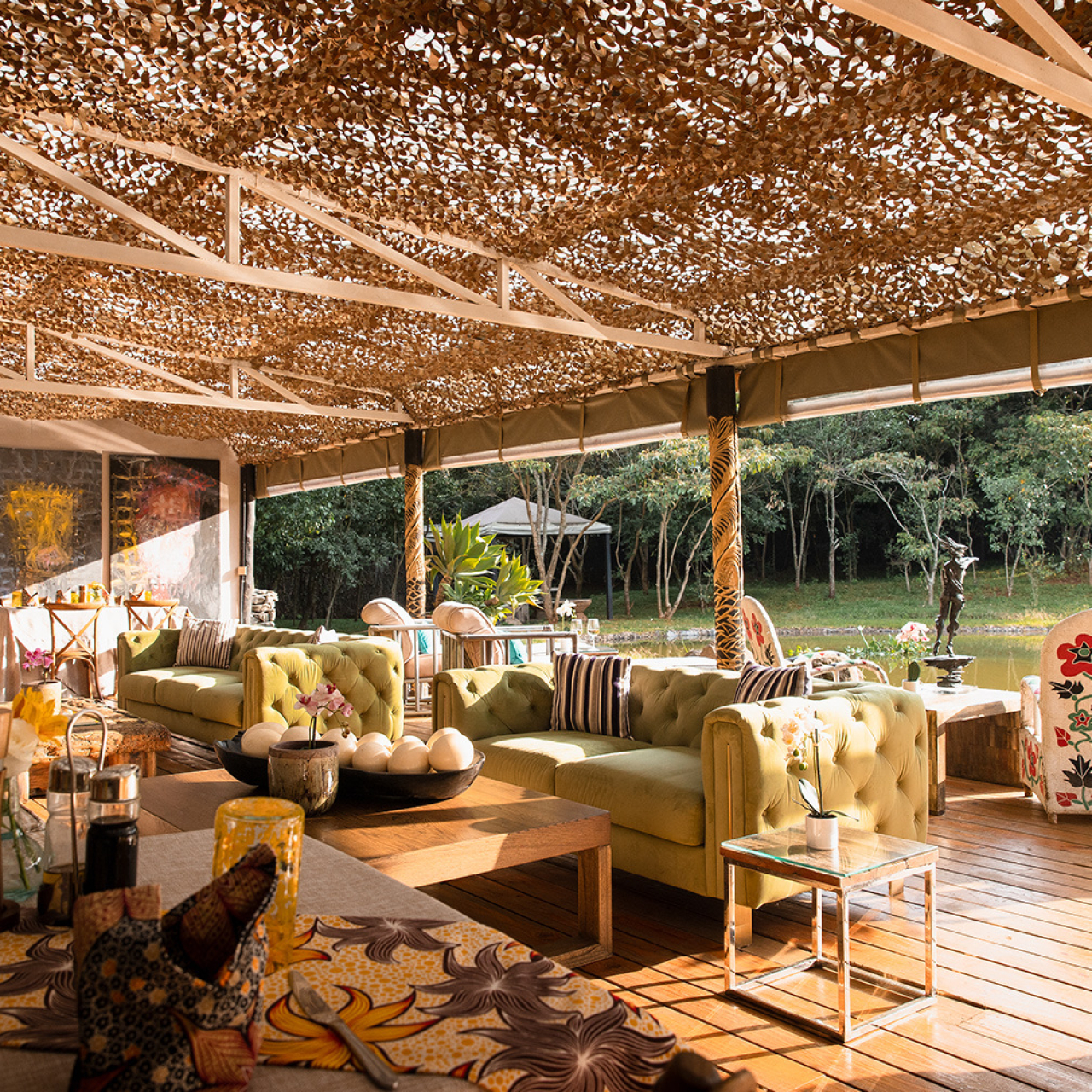 GALLERY The Deck and egg bar interior 3