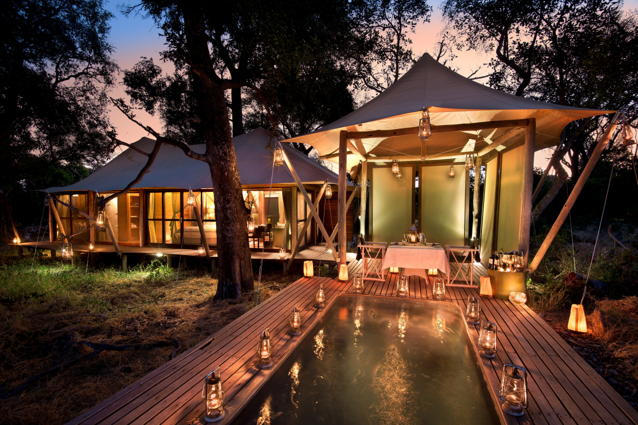 Beyond Botswana Xaranna Suite private dinner at the pool High Resolution Width5000px