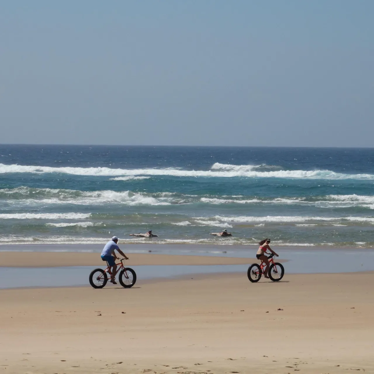 GALLERY Beach Activity