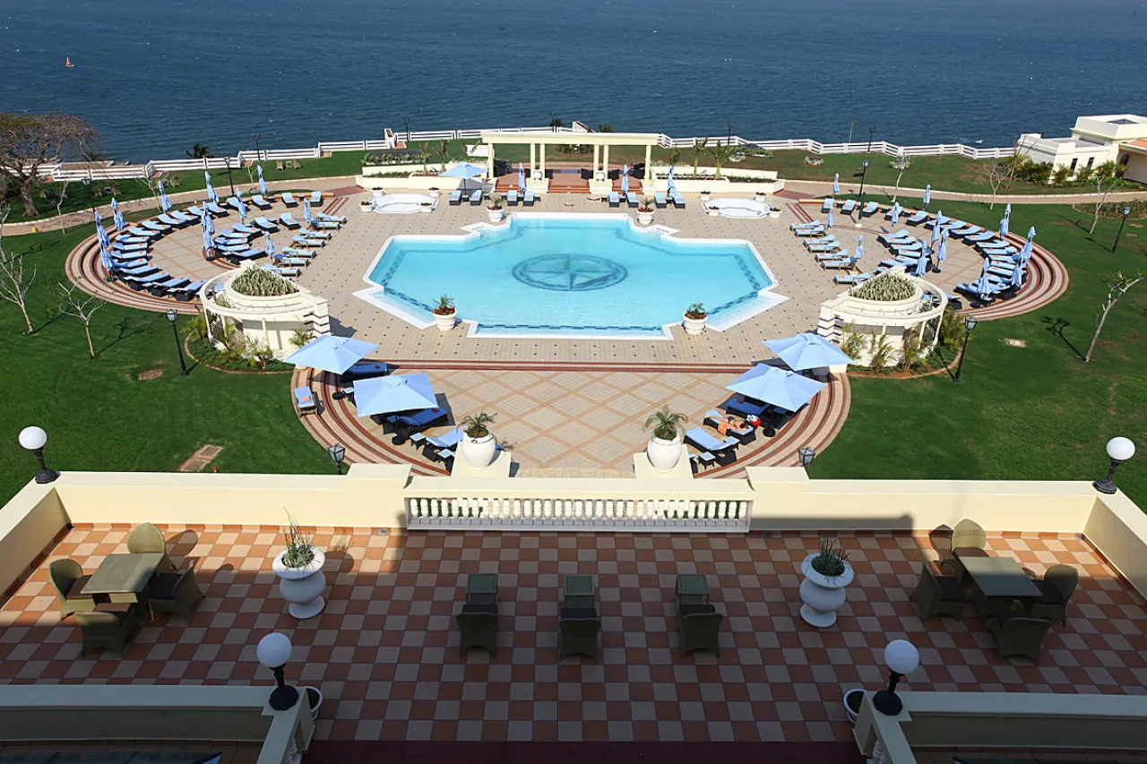 MAIN LODGE Facilities Swimming Pool