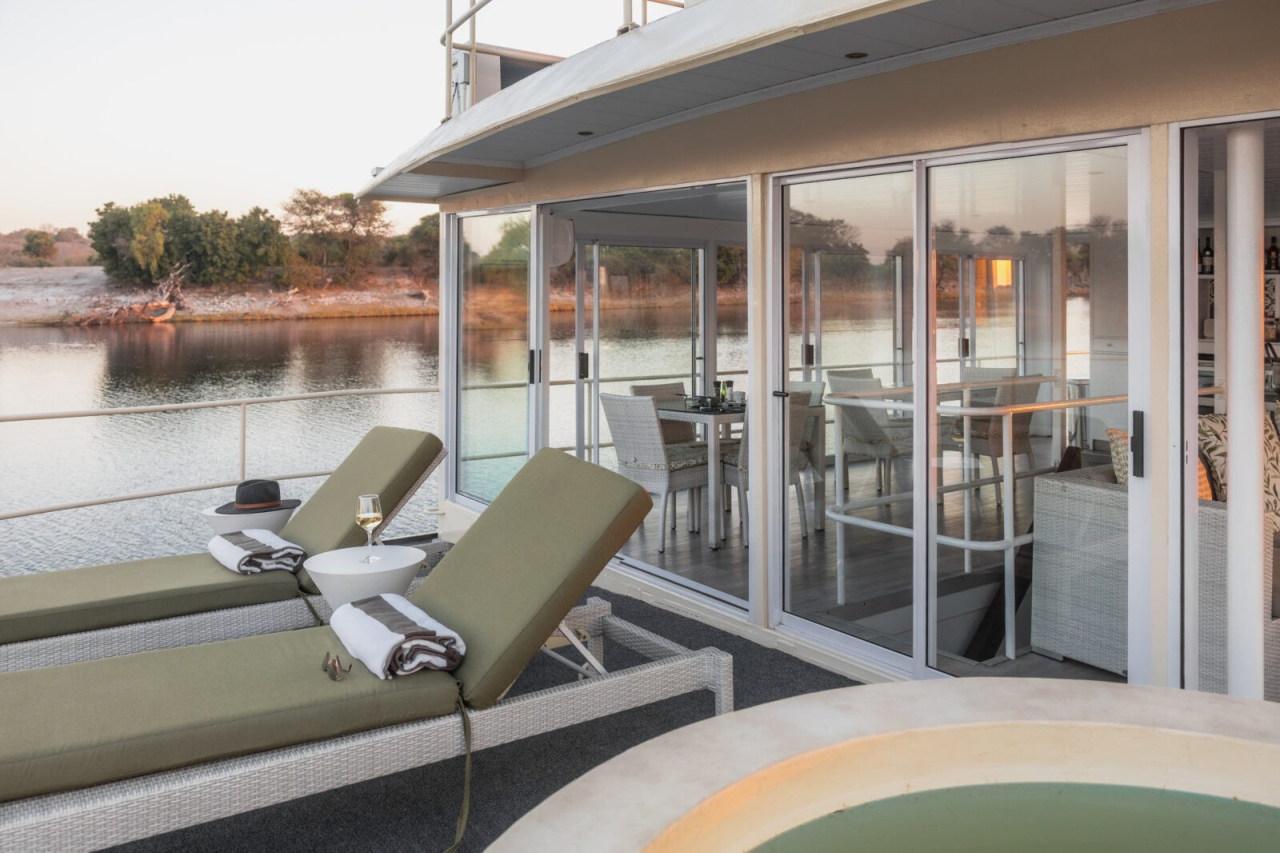 LODGE SHOT Chobe Princess front deck