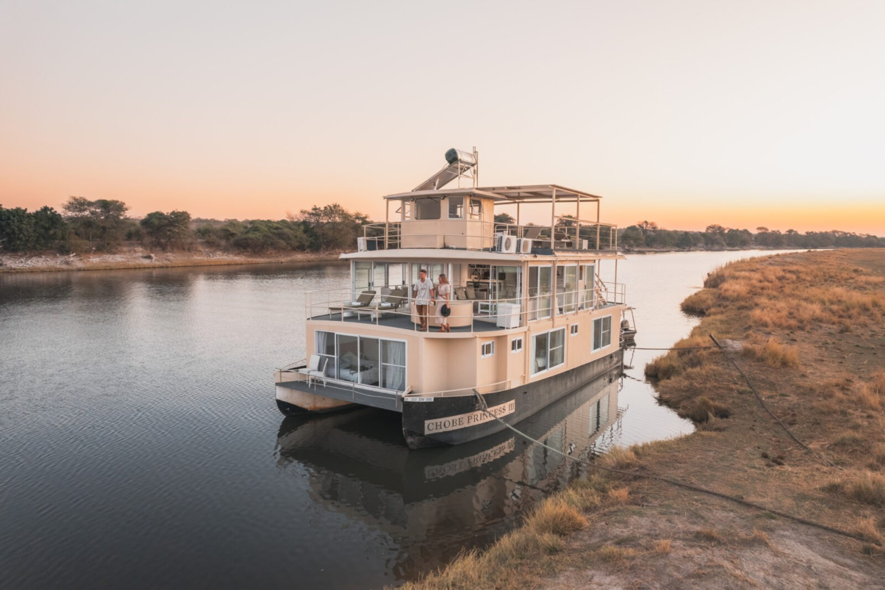 GALLERY Chobe Princess Exterior Romant