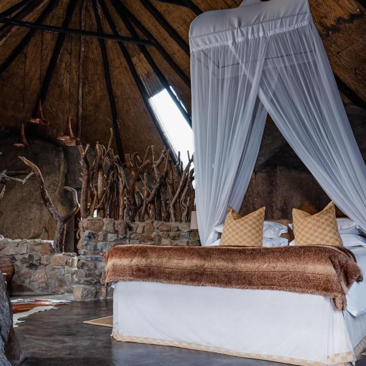 LODGE SHOT Lobengula Honeymoon Suite