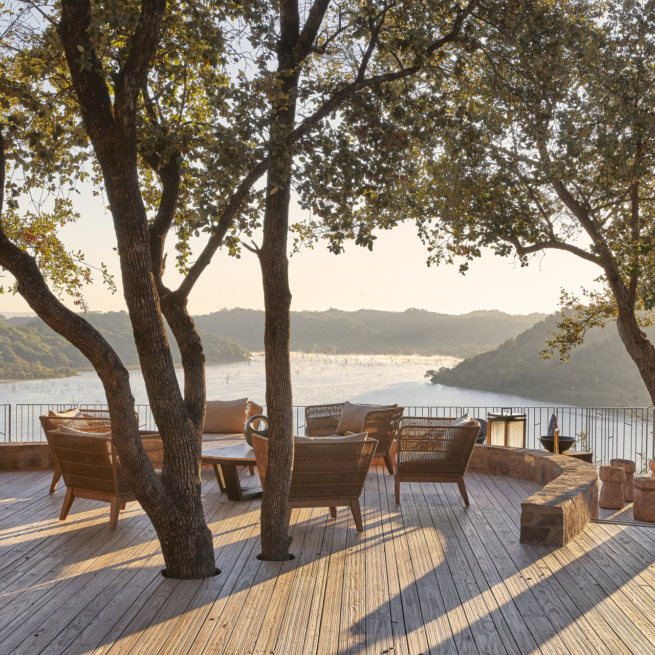 GALLERY Singita Pamushana Lodge Deck in the Afternoon Sun